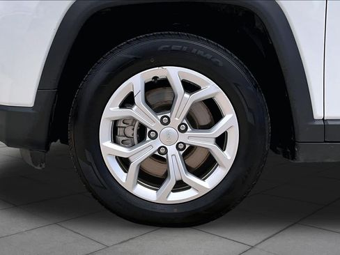 Used 2024 Jeep Compass Latitude AWD/4WD image 11