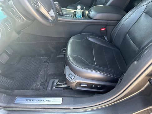 Used 2015 Ford Taurus Limited FWD image 11