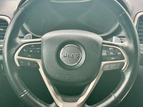 Used 2017 Jeep Grand Cherokee Laredo RWD image 12