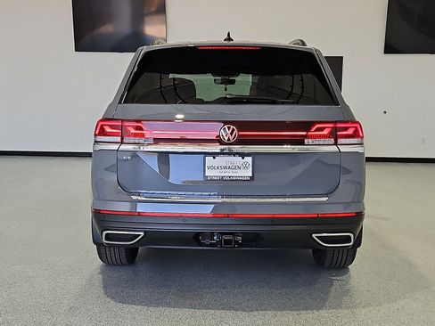 New 2026 Volkswagen Atlas SE FWD image 8
