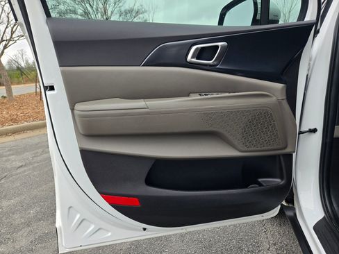 Certified 2025 Kia Carnival LXS image 23