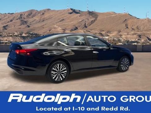 Used 2024 Nissan Altima 2.5 SV image 6