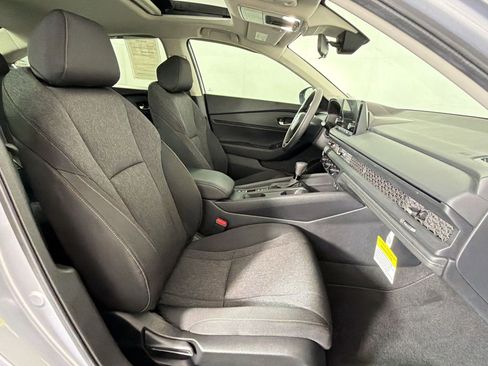 Used 2025 Honda Accord SE image 30