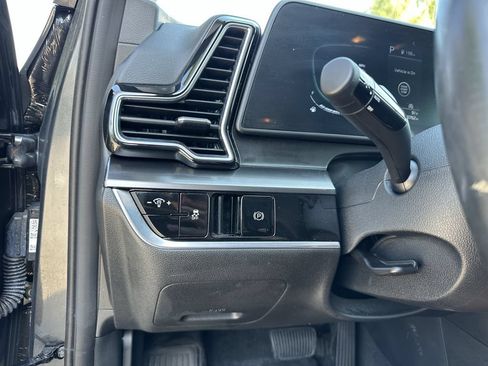 Used 2025 Kia Sportage EX FWD image 34