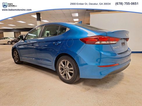 Used 2017 Hyundai Elantra SE image 12