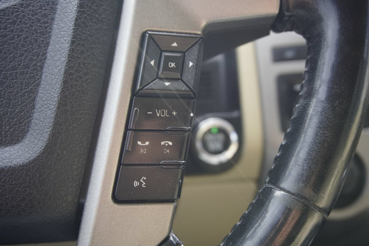 Used 2017 Ford Expedition EL Limited w/ Equipment Group 301A AWD/4WD image 16