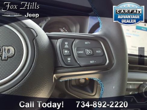 Used 2025 Jeep Wrangler Unlimited Rubicon 4xe w/ Safety Group AWD/4WD image 18
