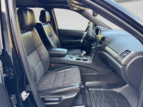 Used 2021 Jeep Grand Cherokee Altitude AWD/4WD image 16