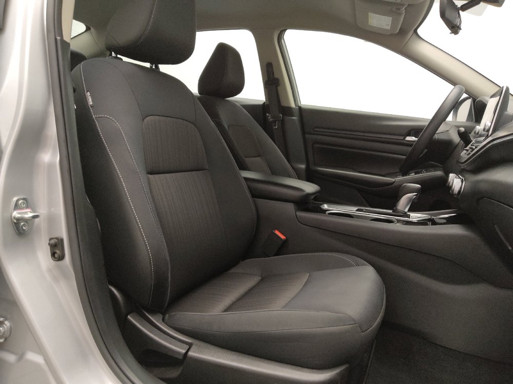 Used 2024 Nissan Altima 2.5 SV FWD image 21