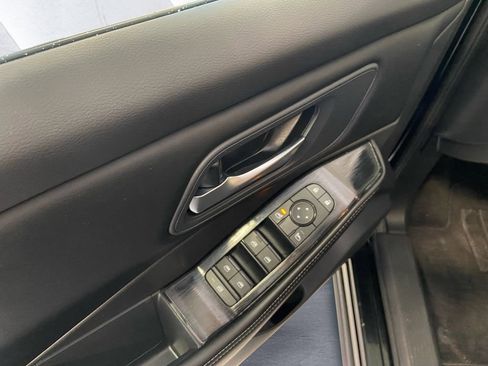 Used 2024 Nissan Rogue SV image 11