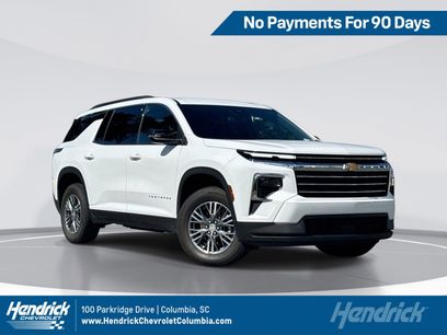 Used 2025 Chevrolet Traverse LT