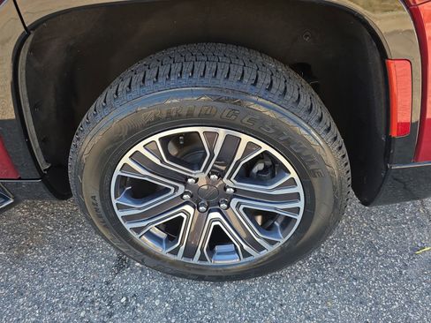 Used 2024 Jeep Wagoneer Series II w/ Flexible Seating Group image 35