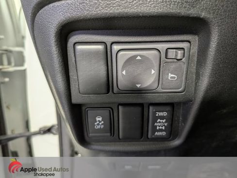 Used 2012 Nissan Juke SL AWD/4WD image 29