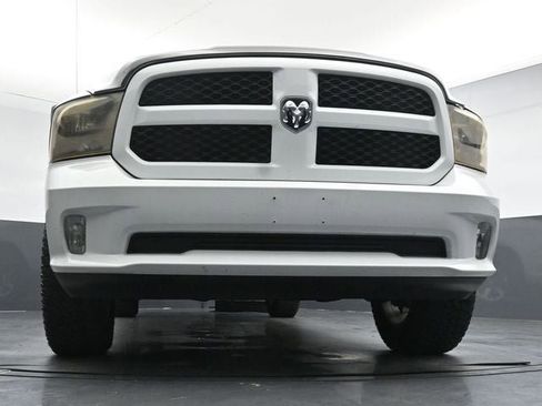Used 2018 RAM 1500 Express w/ Express Value Package AWD/4WD image 27