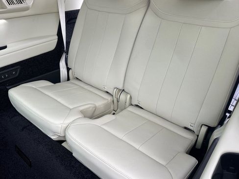 New 2026 Land Rover Range Rover Long Wheelbase Autobiography AWD/4WD image 29