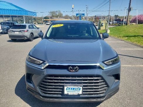 Used 2026 Toyota Grand Highlander AWD image 10