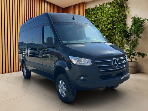 Used 2019 Mercedes-Benz Sprinter 2500 image 1