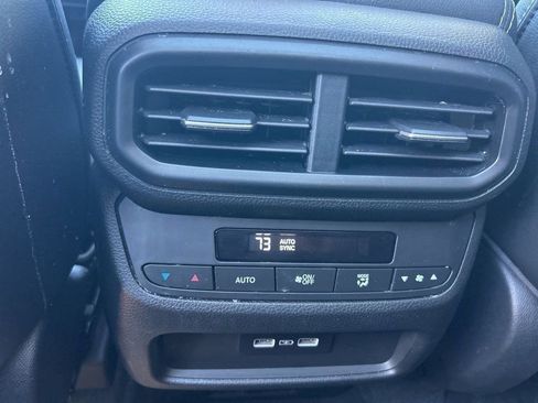 Used 2023 Honda Pilot Touring image 12