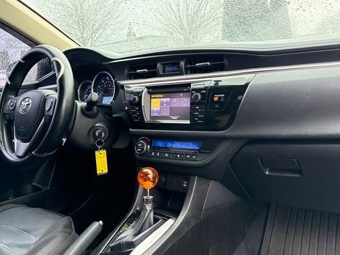 Used 2014 Toyota Corolla LE image 22