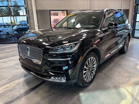 Used 2020 Lincoln Aviator Reserve w/ Equipment Group 201A image 4