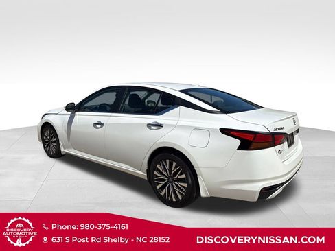 Certified 2024 Nissan Altima 2.5 SV w/ SV Premium Package FWD image 8