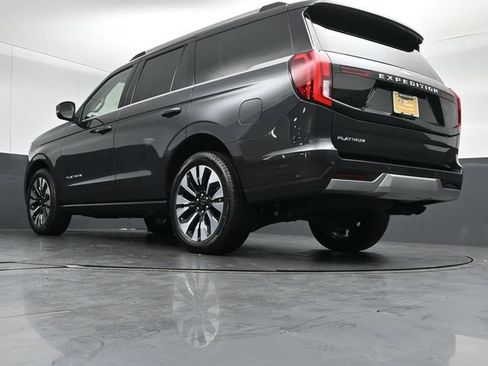 Certified 2025 Ford Expedition Platinum w/ Driver's Package AWD/4WD image 40