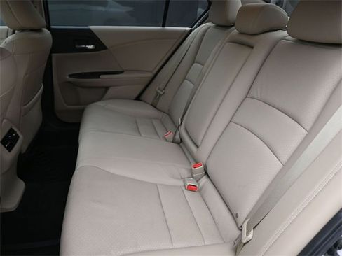 Used 2016 Honda Accord Touring image 16