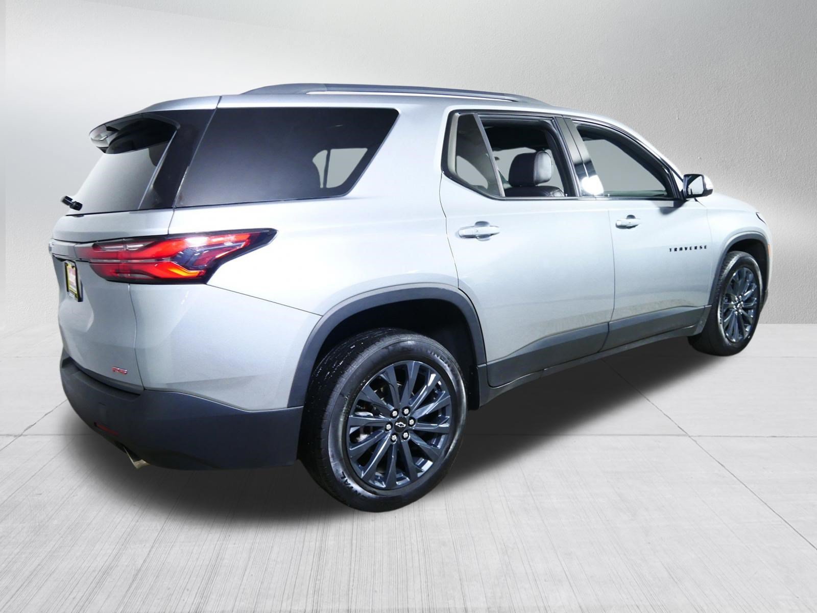 Used 2023 Chevrolet Traverse RS AWD/4WD image 7