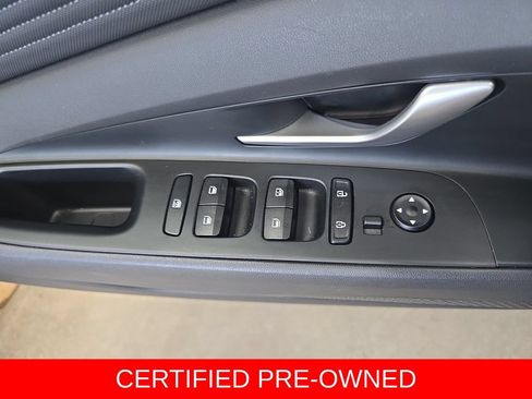 Certified 2025 Hyundai Elantra Limited FWD image 28