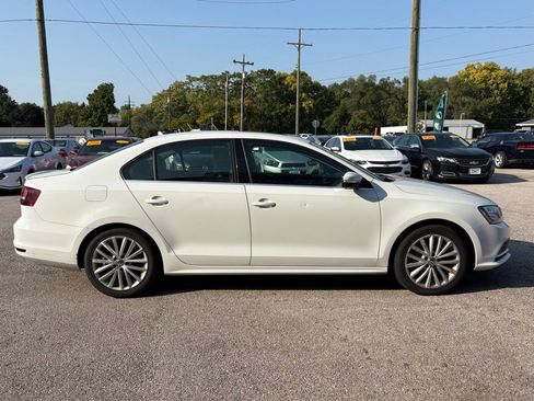 Used 2016 Volkswagen Jetta SEL w/ Lighting Package image 3