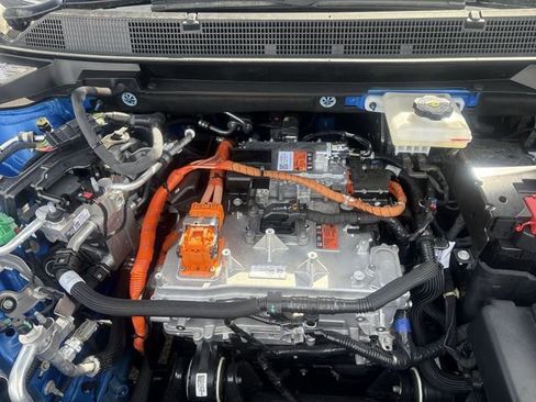 New 2026 Chevrolet Equinox EV LT image 31