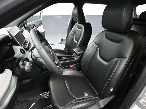 Used 2025 Jeep Compass Limited AWD/4WD image 18
