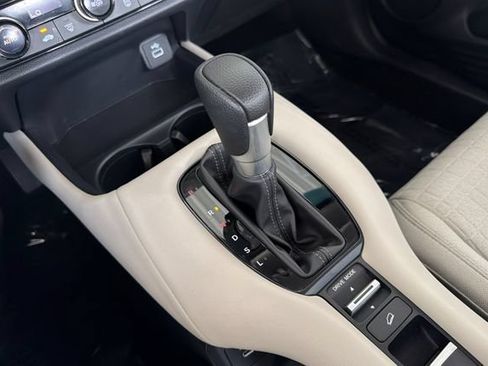 Certified 2024 Honda HR-V LX image 26