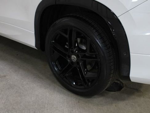 New 2026 Volkswagen Tiguan SE R-Line image 29