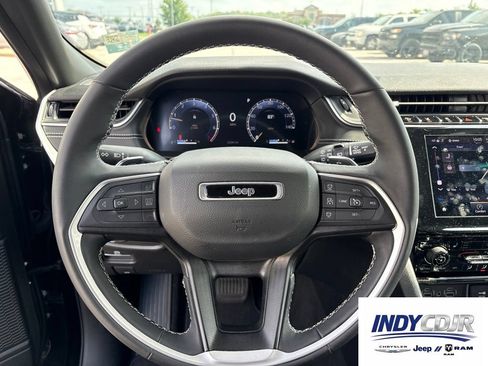 Used 2023 Jeep Grand Cherokee L Laredo AWD/4WD image 20
