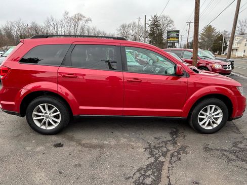 Used 2015 Dodge Journey SXT w/ Flexible Seating Group image 4