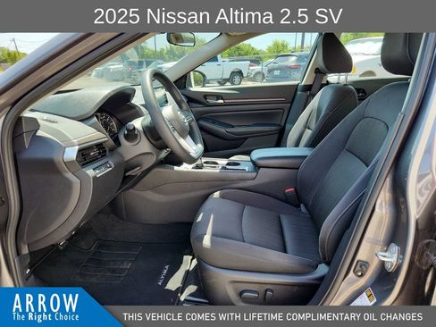 Used 2025 Nissan Altima 2.5 SV FWD image 23