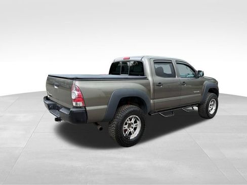 Used 2011 Toyota Tacoma 4x4 Double Cab w/ Towing Pkg image 3