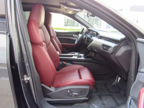 Used 2023 Audi e-tron S Premium Plus w/ Black Optic Package image 21
