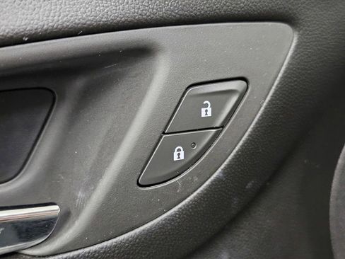 Used 2024 Chevrolet Equinox LT image 27