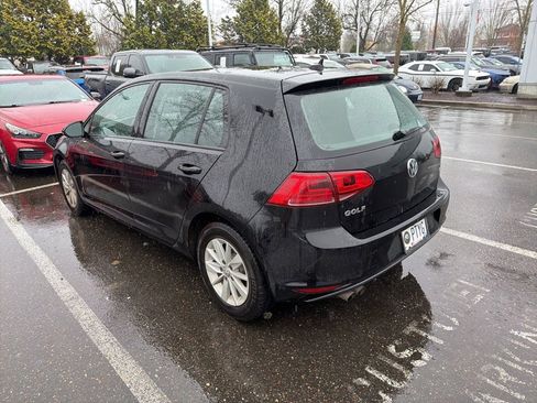 Used 2017 Volkswagen Golf 4-Door image 4