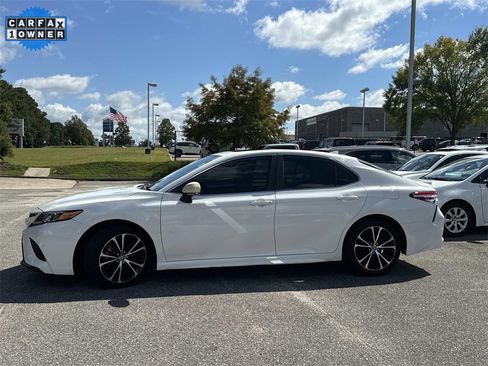 Used 2020 Toyota Camry SE image 6