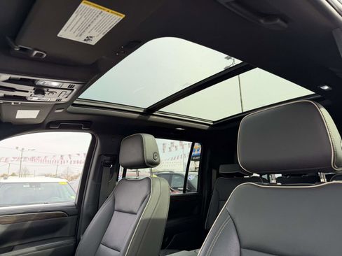 Certified 2024 Chevrolet Suburban Premier AWD/4WD image 11