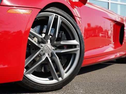 Used 2014 Audi R8 V10 w/ Full Leather Package image 6