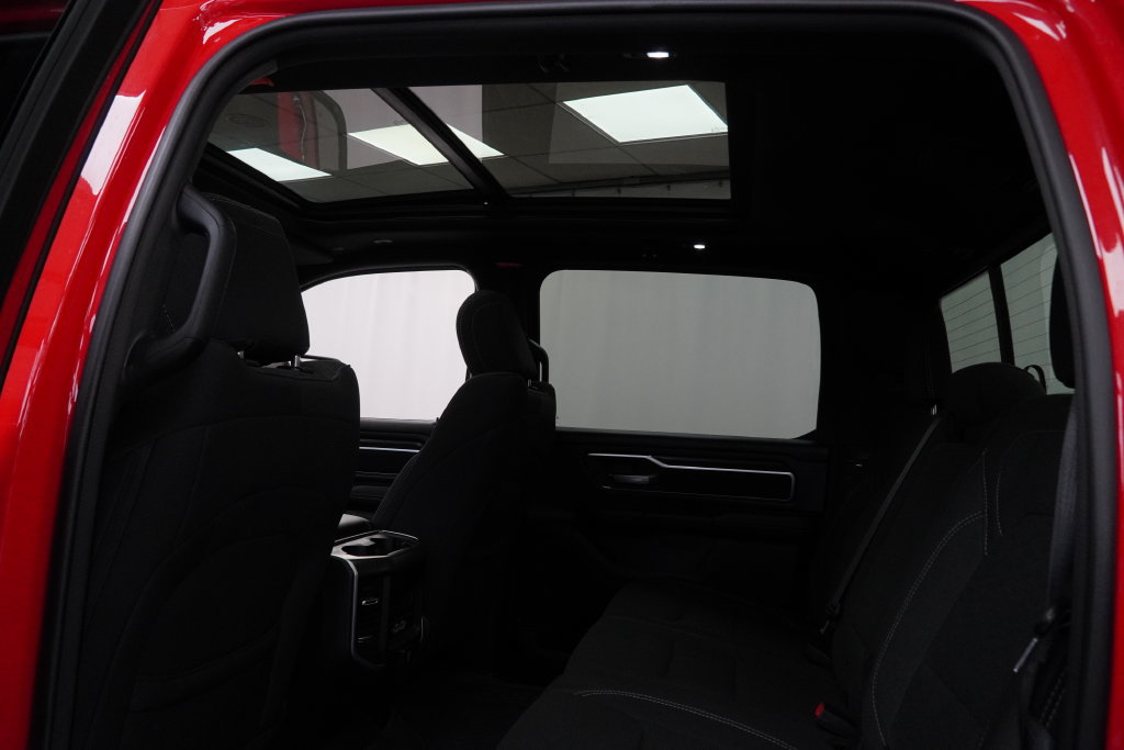 Used 2025 RAM 1500 Big Horn AWD/4WD image 4