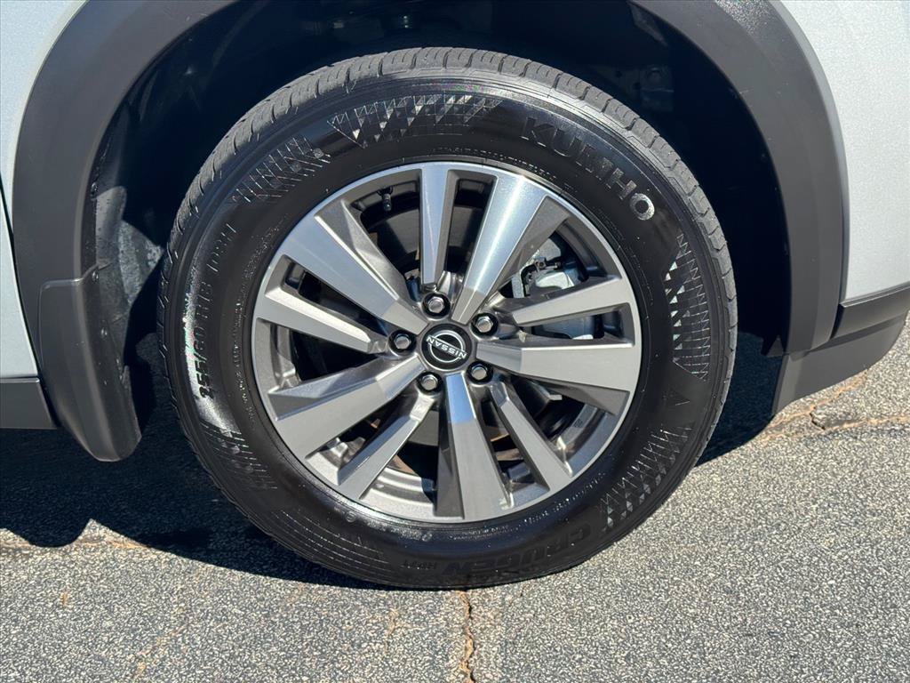 Certified 2025 Nissan Pathfinder SL AWD/4WD image 9