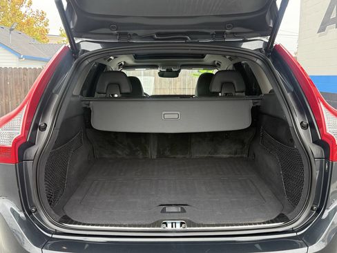 Used 2016 Volvo XC60 T5 Platinum w/ Climate Package image 16