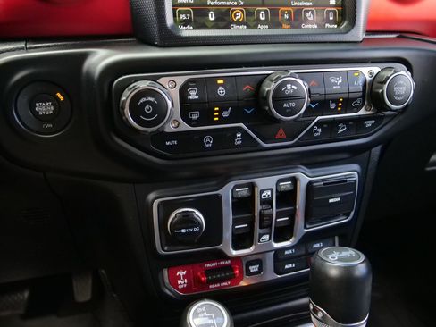 Used 2018 Jeep Wrangler Unlimited Rubicon image 14