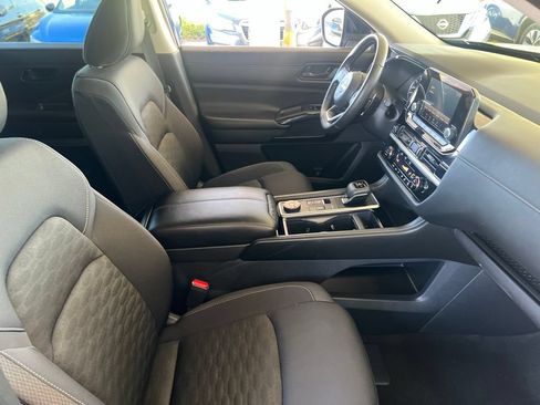 Certified 2024 Nissan Pathfinder SV AWD/4WD image 20