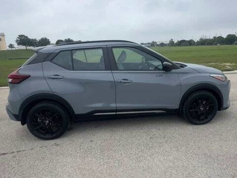 Used 2023 Nissan Kicks SR w/ SR Premium Package FWD image 9